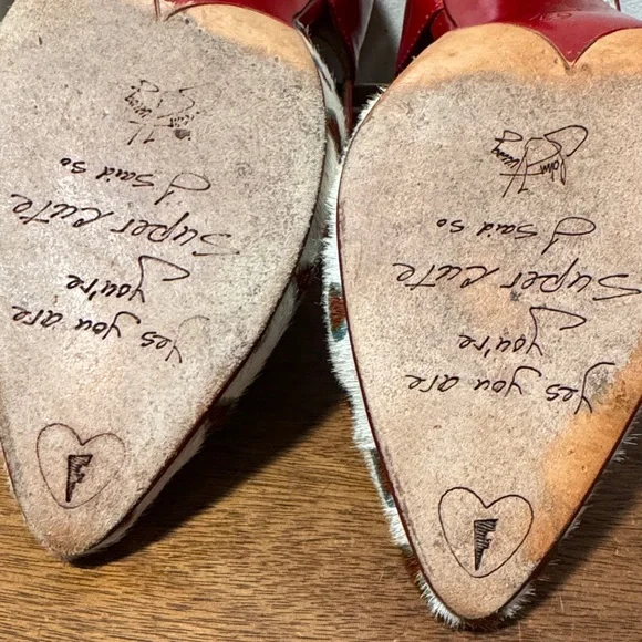 John Fluevog POSER
LILY ROSE
D’ORSAY MARY JANE HEEL Heart Shoes - Picture 10 of 12